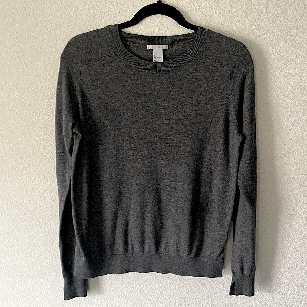 H&M Gray, Soft, Wool-Blend, Long-Sleeve, Thin Sweater. Size Medium.